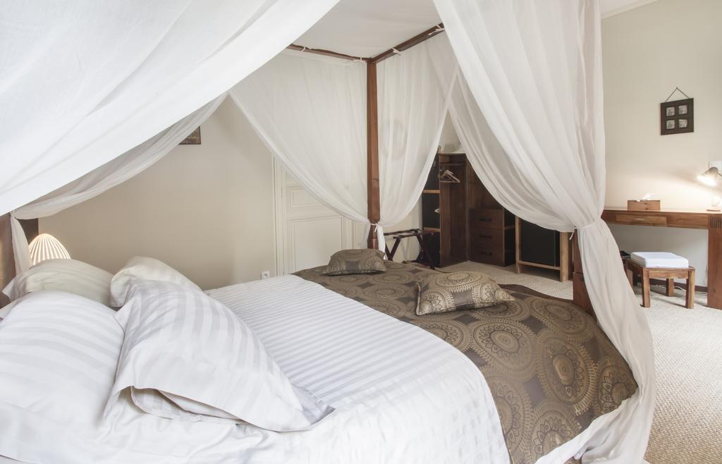 Chateau De Puyrigaud Bed & Breakfast Léoville Eksteriør bilde