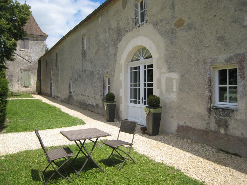 Chateau De Puyrigaud Bed & Breakfast Léoville Eksteriør bilde