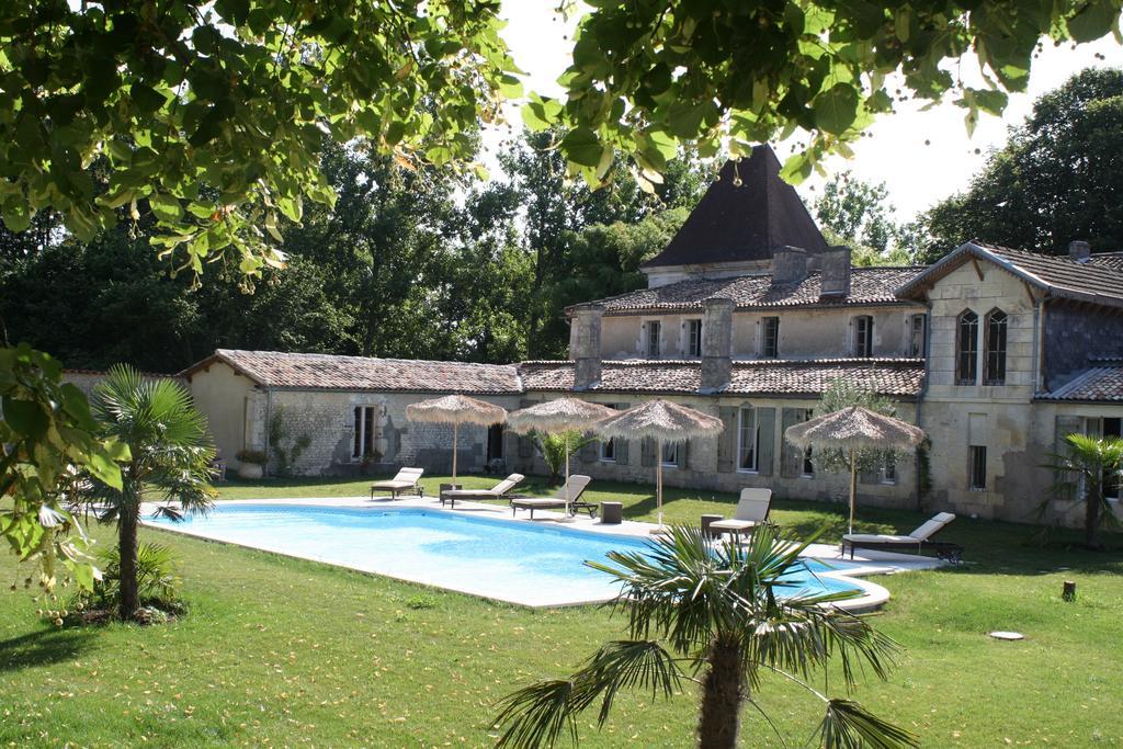 Chateau De Puyrigaud Bed & Breakfast Léoville Eksteriør bilde